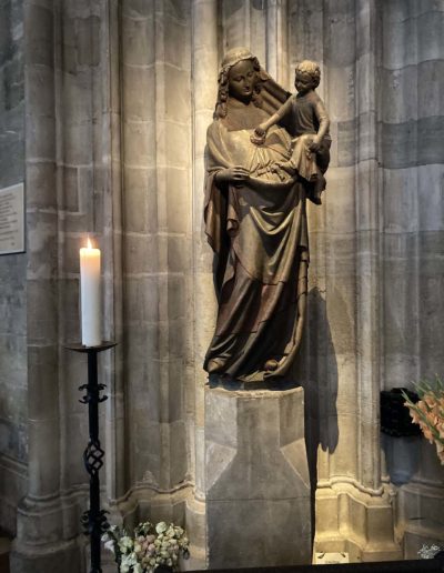 Statue Maria mit Kind Stephansdom