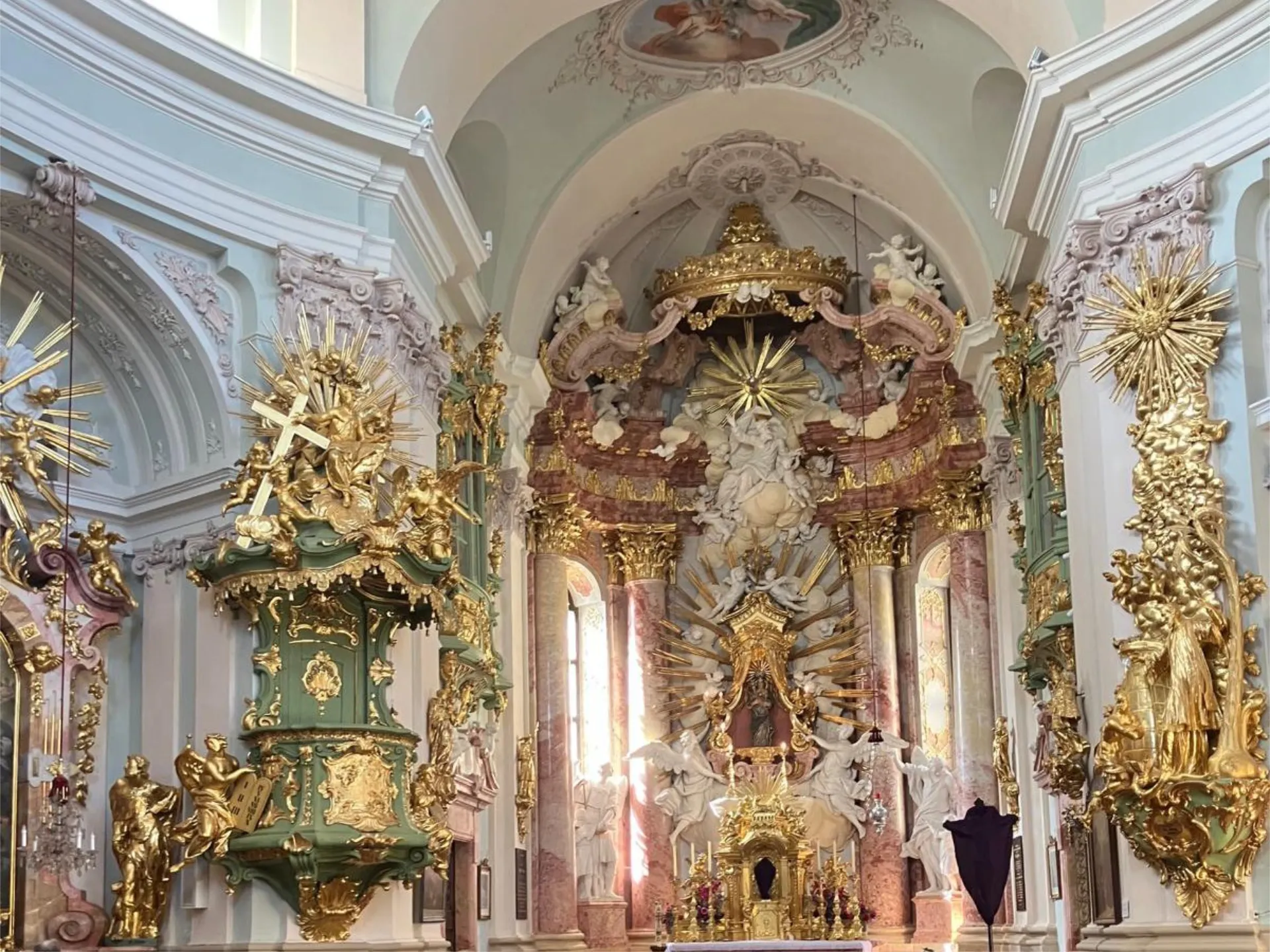 Innenraum der Wallfahrtskirche Hafnerberg