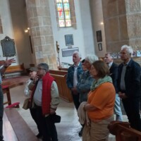 Besucher in der Kirche