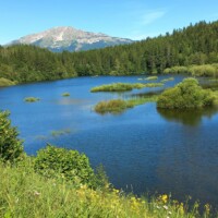 schöne Landschaft mit See