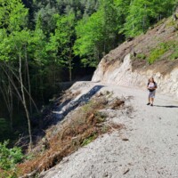 Pilger auf Wanderweg