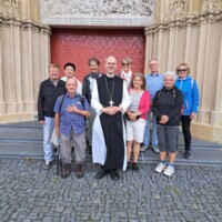 Gruppenfoto mit Abt Pius