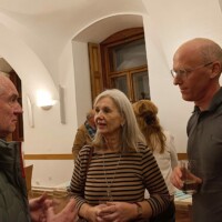 Gäste des Vortrags im Gespräch